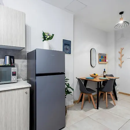 Aris123 By Smart Cozy - In The Heart Of - 5 Minutes From Metro - Available 24hr Atina