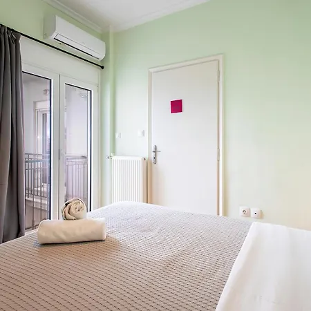 Aris123 By Smart Cozy - In The Heart Of - 5 Minutes From Metro - Available 24hr 3* Atina