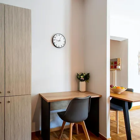 Apart Otel Aris123 By Smart Cozy - In The Heart Of - 5 Minutes From Metro - Available 24hr