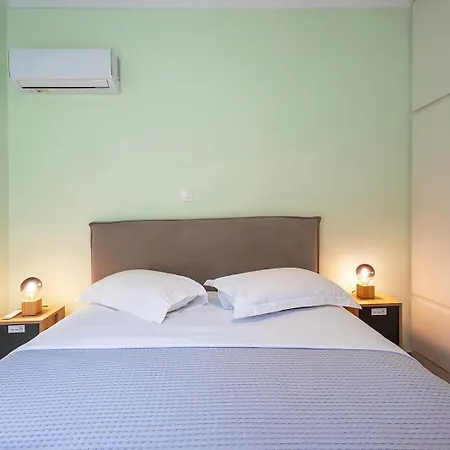 Aparthotel Aris123 By Smart Cozy - In The Heart Of - 5 Minutes From Metro - Available 24hr 3*