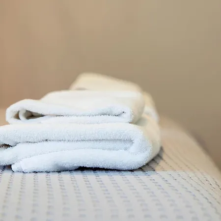 Aparthotel Aris123 By Smart Cozy - In The Heart Of - 5 Minutes From Metro - Available 24hr